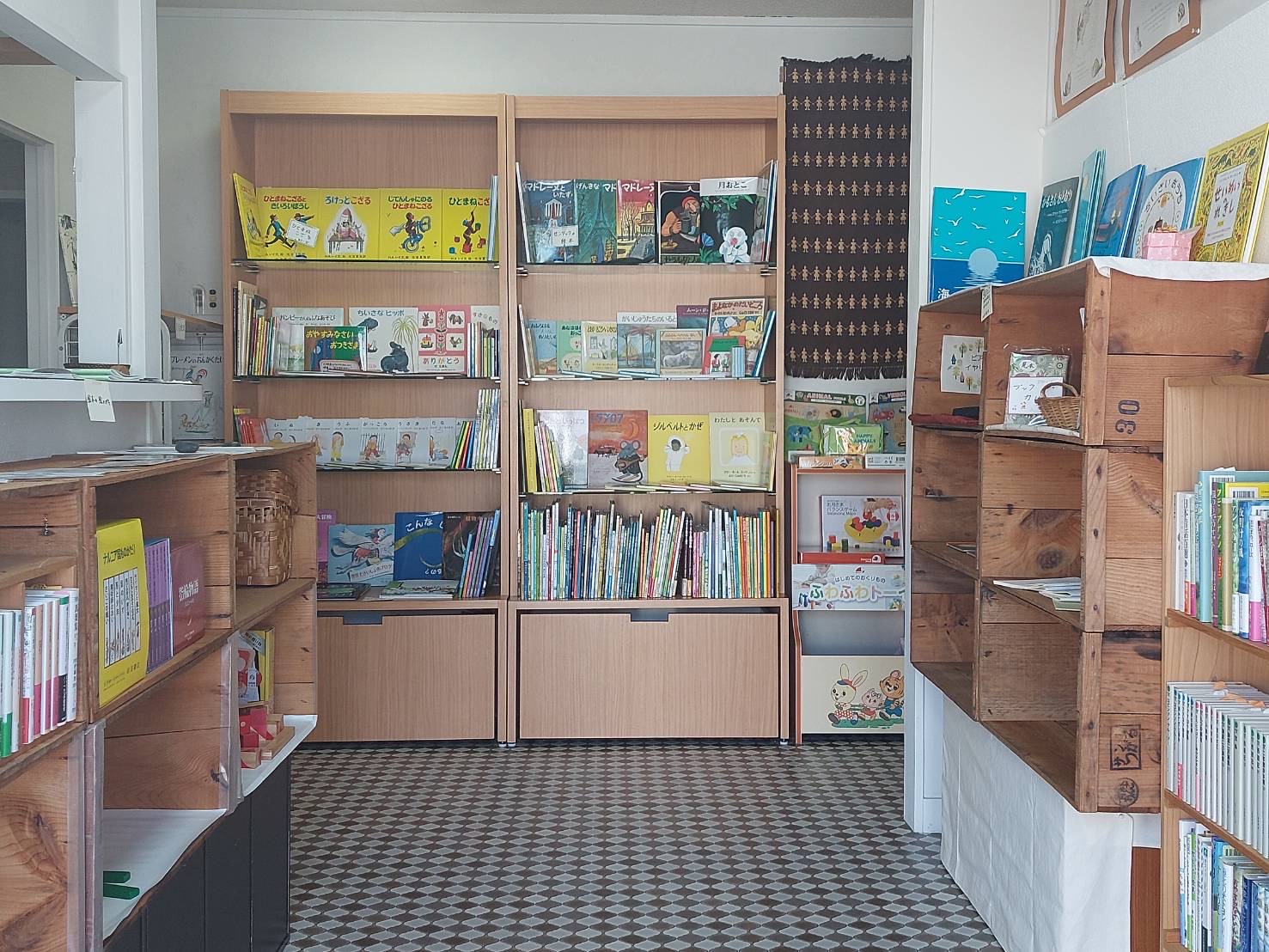 子どもの本箱の店内の様子